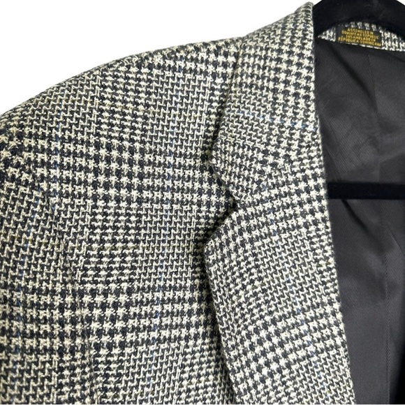 Stafford Houndstooth Sport Coat - Picture 4 of 7